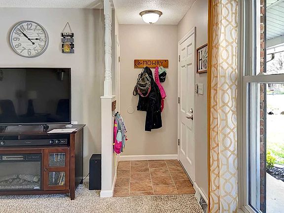 3rd image of 7299 Acorn Dr
