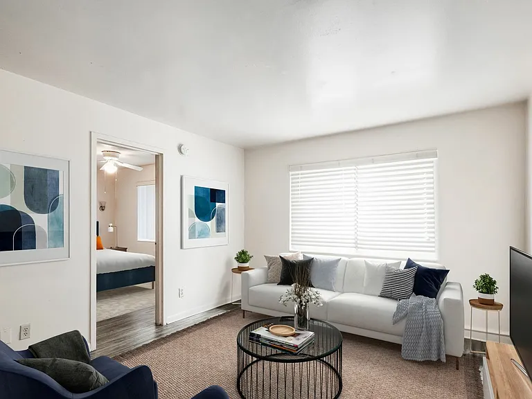 College Manor - Corner Unit