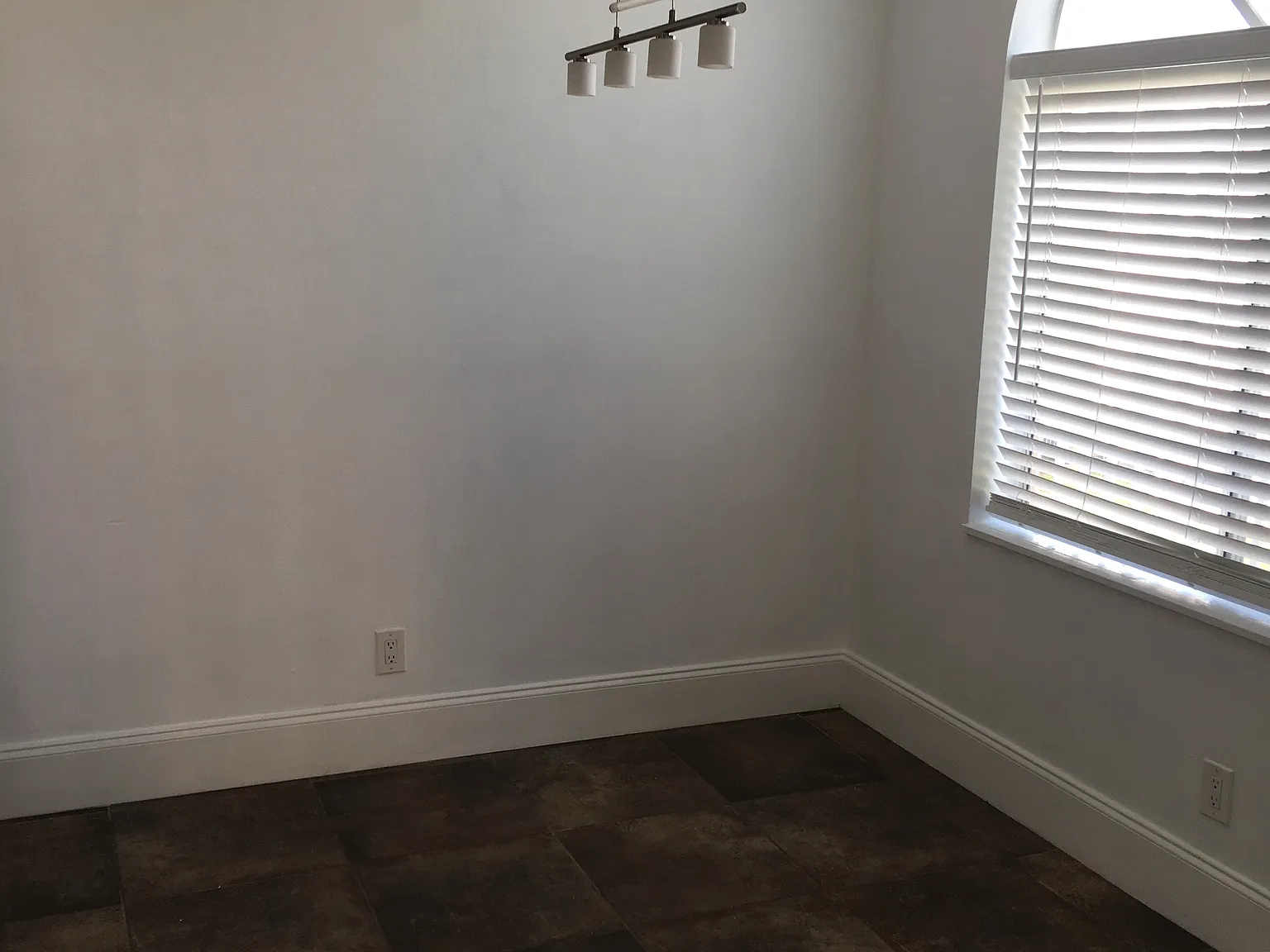 2 bed, 1650 sqft, $2,300 — Photo 4