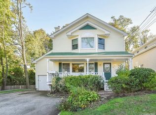 14 Hillcrest Street, Huntington, NY 11743