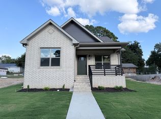 621 N 4th St, Paragould, AR 72450
