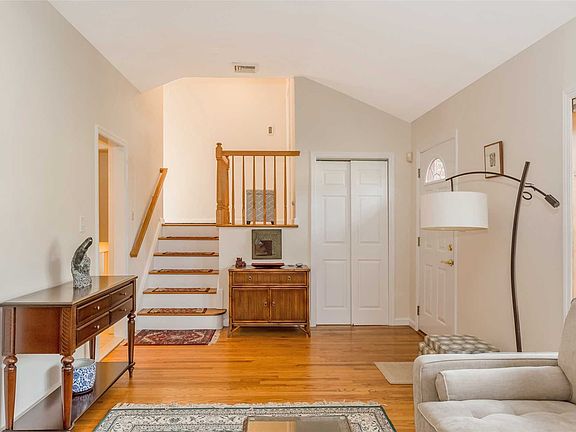 3rd image of 68 Grover Ln