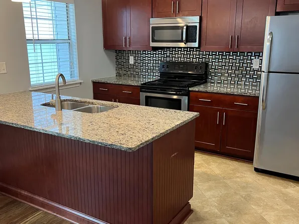 266 Ferdinand Cir, Virginia Beach, VA 23462