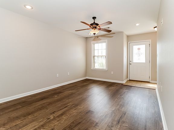 4th image of 726 Mimosa Ct