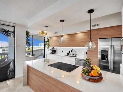 1000 W Island Blvd APT 611, Aventura, FL, 33160