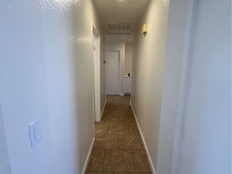 14914 Binford Ave — Photo 16