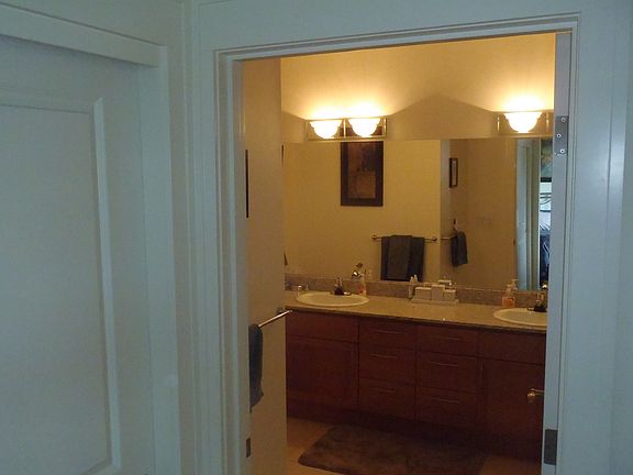 5th image of 3217 Eastlake Ave E APT 401