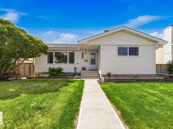 7807 132nd Ave NW, Edmonton, AB T5C 2B2