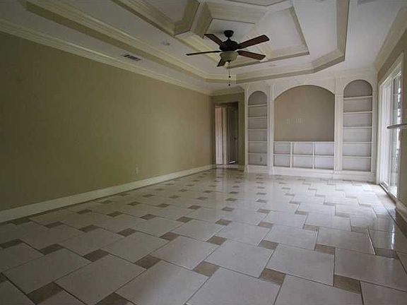 2nd image of 6711 Coventry St