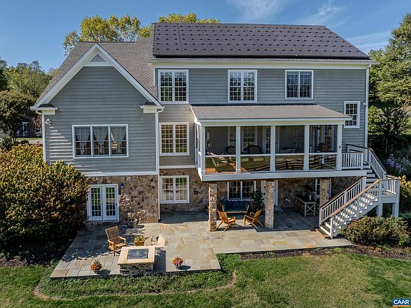 3rd image of 1126 Cambridge Hill Ln