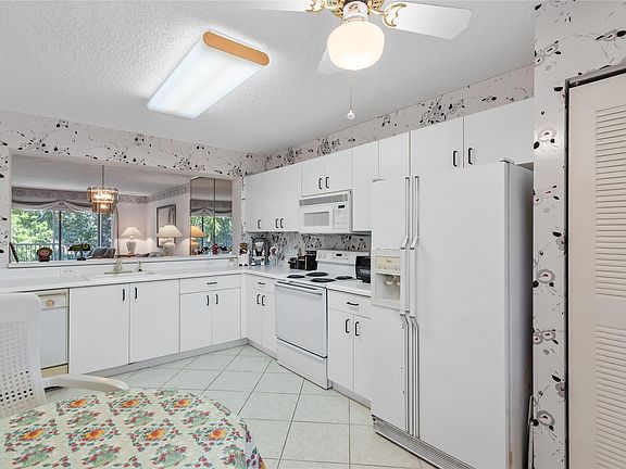 5th image of 9511 Weldon Circle #301