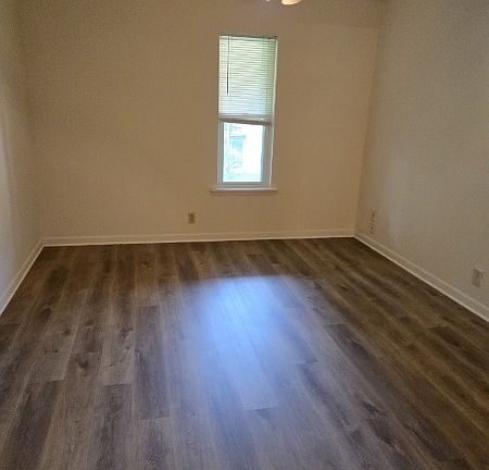 2nd image of 555 N Dupont Ave APT A17