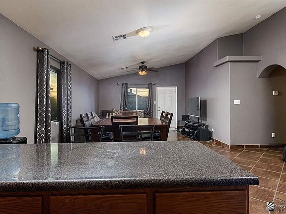 4th image of 368 N Emmanuel Ave