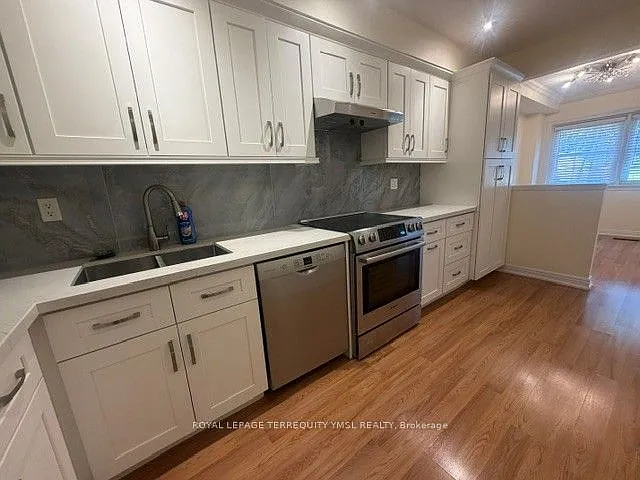 8 Farmstead Rd — Photo 7