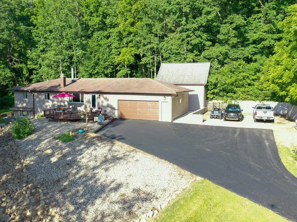 12258 Round River Trl, Spring Green, WI 53588