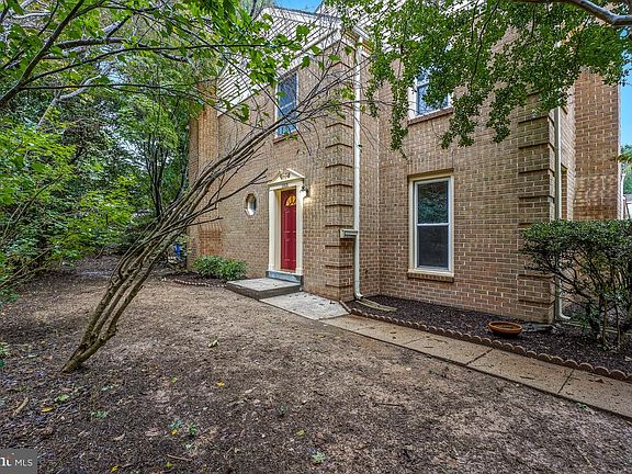 4th image of 11525 Pine Cone Ct