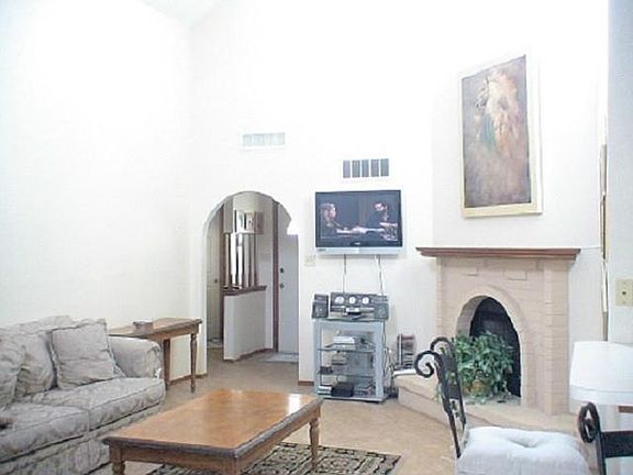 3rd image of 536 Mogollon Cir
