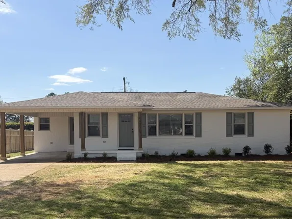 1106 Hillandale Dr, Tuscumbia, AL 35674