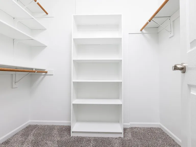 11246 N Madison Ave — Photo 16