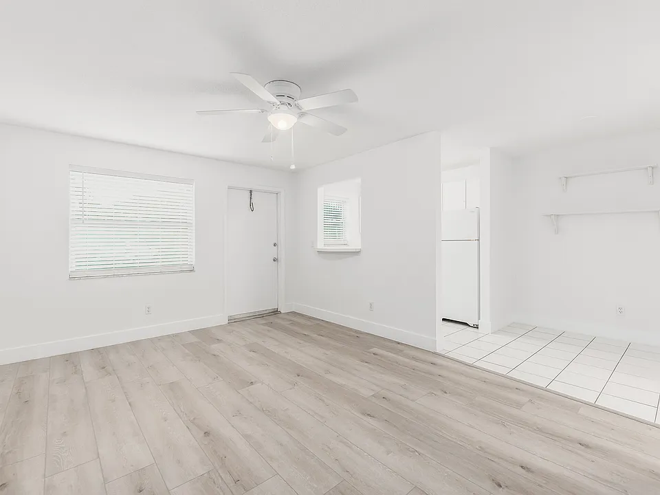 660 SW Bryant Ave #3