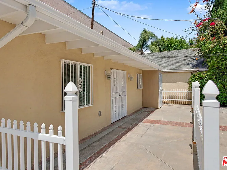2153 Glendon Ave — Photo 3
