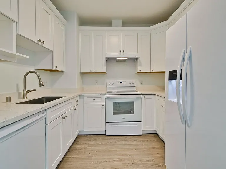 453 E Okeefe St #307 — Photo 10
