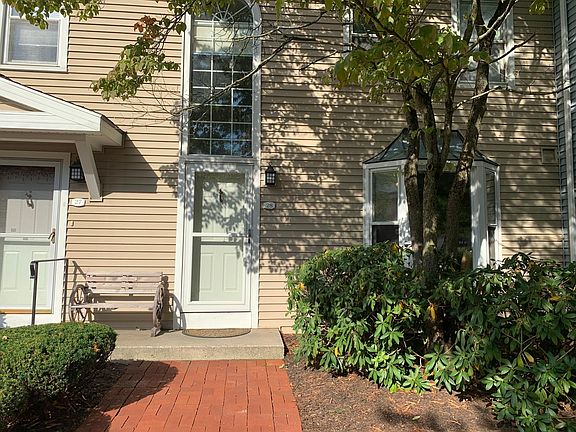 3rd image of 1 E Hayestown Rd Unit 28