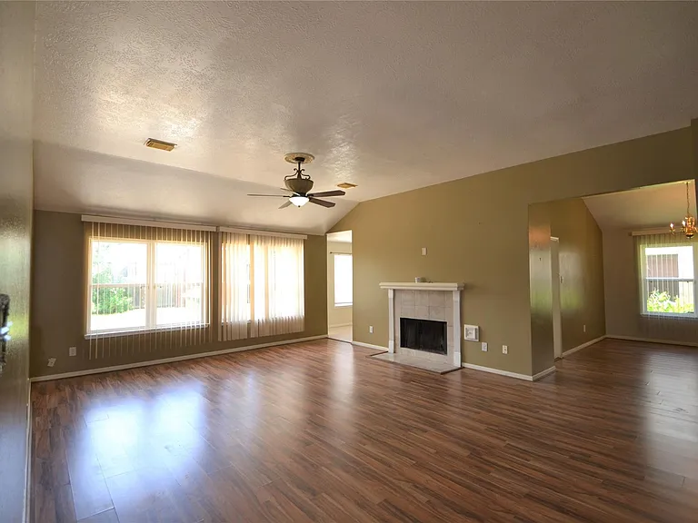 2818 Russett Pl W — Photo 13