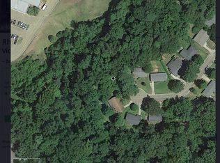 225 Rhodes Dr, Vicksburg, MS 39180