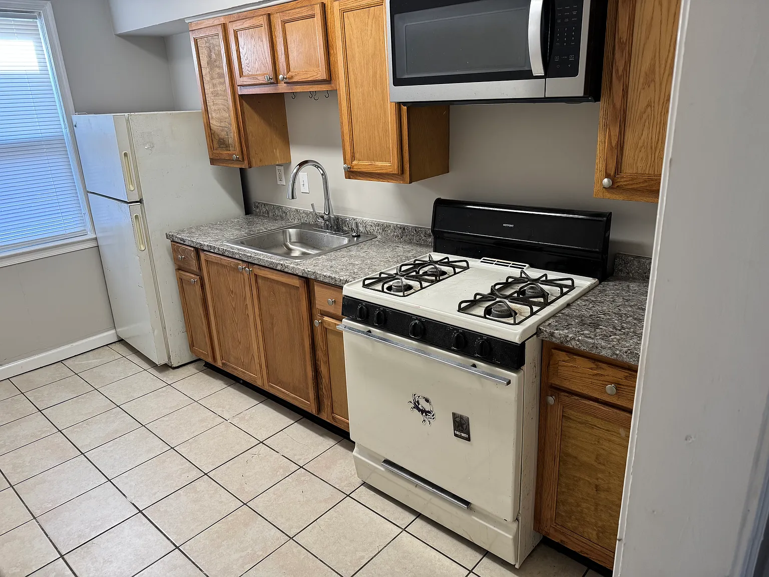 2 bed, 1000 sqft, $1,200 — Photo 2