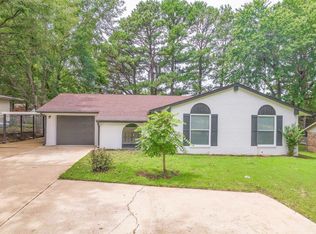 1702 S College St, Trenton, TN 38382