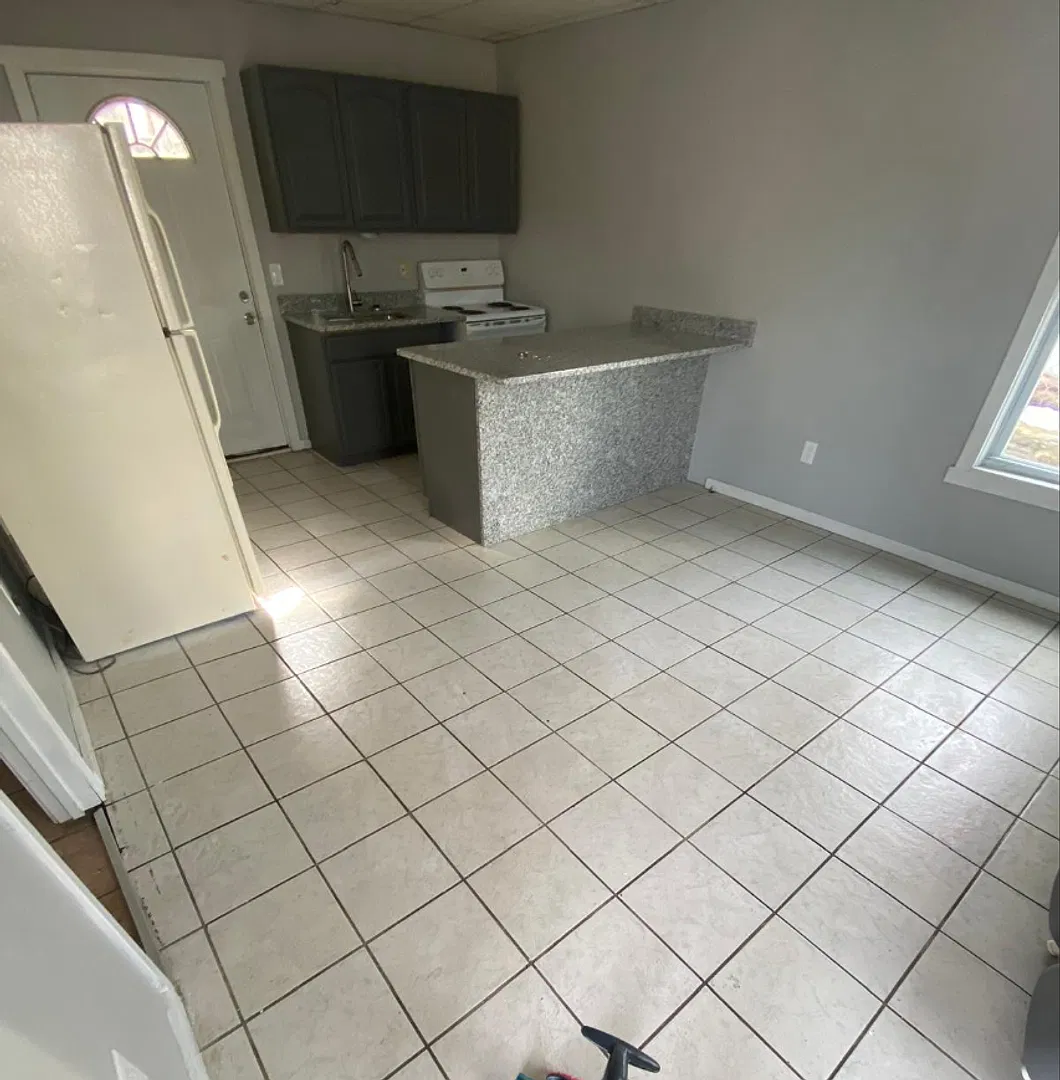 223 Hamilton St — Photo 1