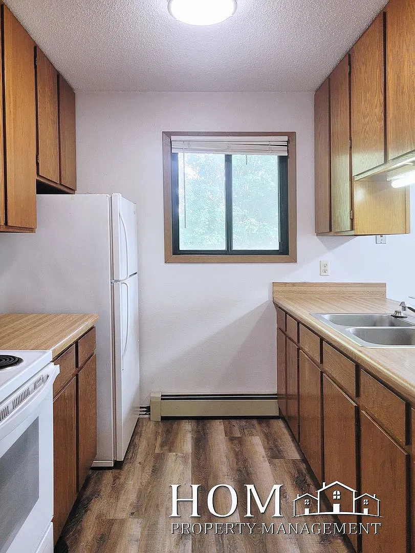 321 W Bert St. — Photo 3