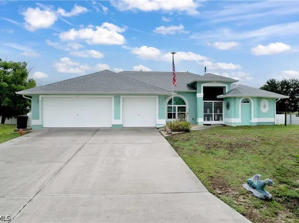 469 NE 1st Pl, Cape Coral, FL 33909