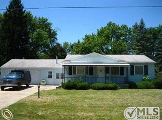 4420 Carmanwood Dr, Flint, MI 48507