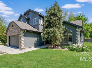 5572 N Eddy Pl, Garden City, ID 83714