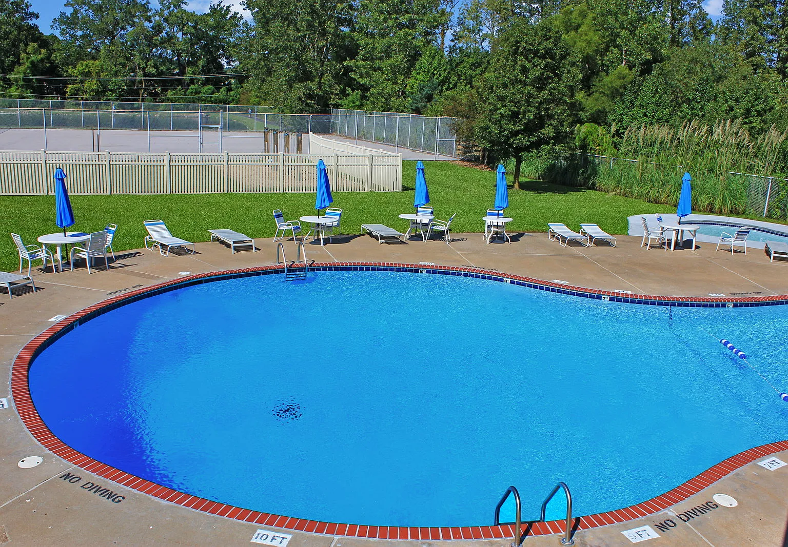 Shirley Ridge Condos — Photo 4