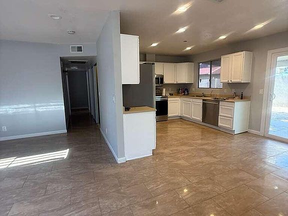 5th image of 1511 E FREMONT Road