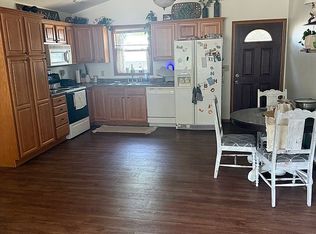105 E 9th Ave, Redfield, SD 57469