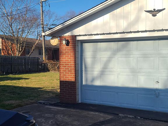 3rd image of 3784 Red River Dr