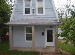 7133 Drury Ln, Saint Louis, MO 63143