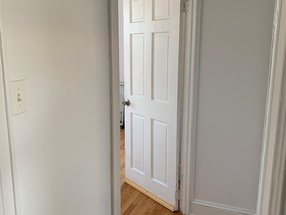 1st image of 10763 121st St Floor 2