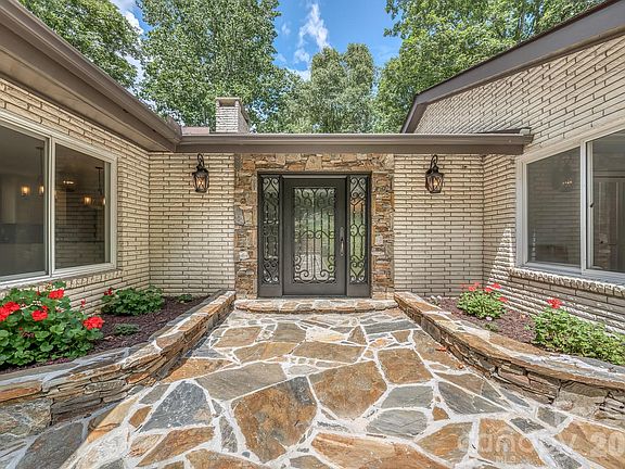 3rd image of 294 Martha Dr