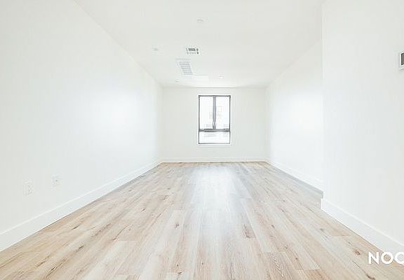 4th image of 380 Grove St APT 4J