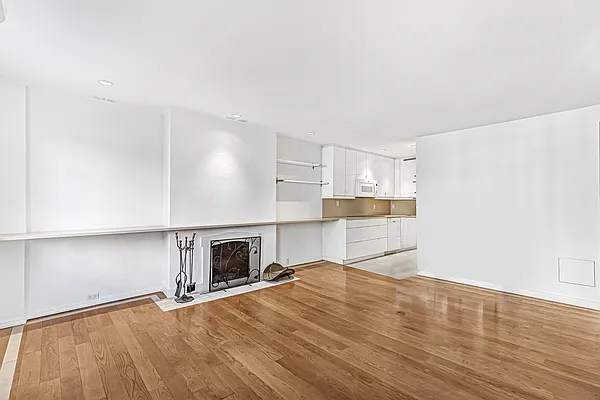 Rented by Christie's International Real Estate Group, LLC | media 8