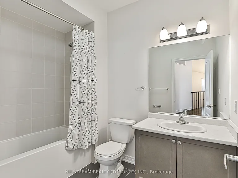 194 Paradelle Dr — Photo 44