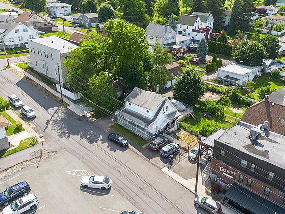 5th image of 915 N Rebecca Ave