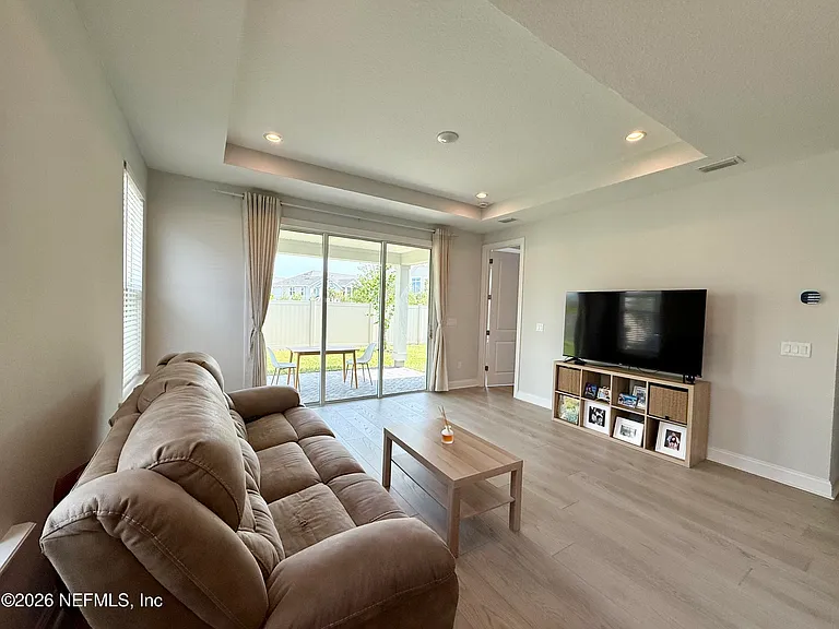 229 Cool Springs Ave — Photo 8