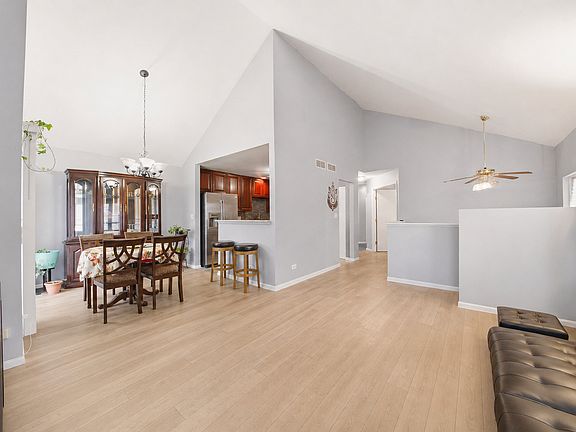 4th image of 2861 Shelly Ln