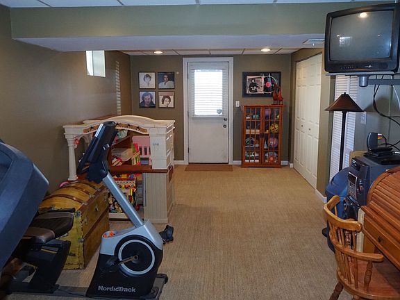 5th image of 146 Winterbrook Dr
